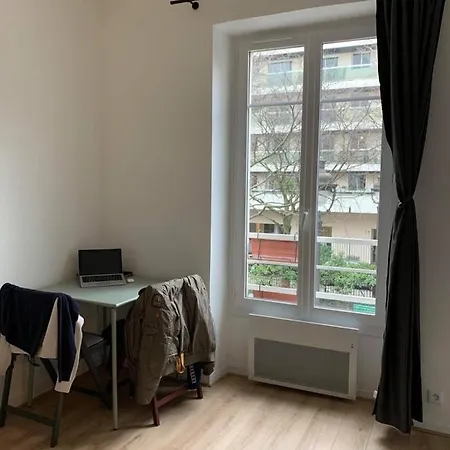 Nice Cosy Apt For 2 In Paris Paříž